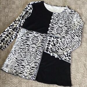 New lg sl blk & why top. New size M